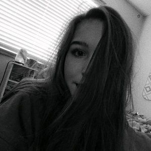 Meet your Posher, Michaela